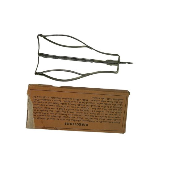 Vintage Rag Rug Shuttle Needle Punch No 5 Betsey Ross Yarn or Rags Original Box - Picture 8 of 8